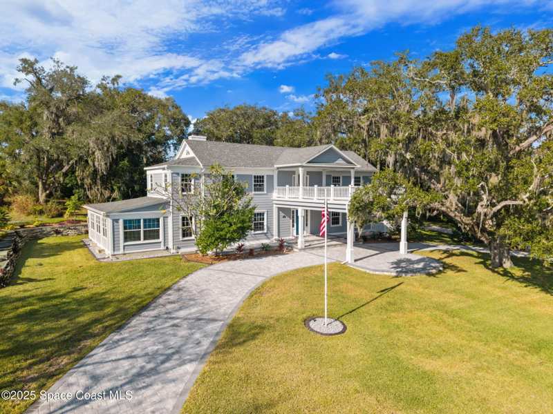6 bedroom Single Family Residence at 875 N Indian River Drive, Crestview, Cocoa — photo 1