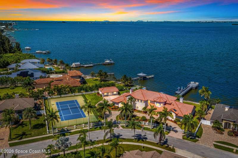 5 bedroom Single Family Residence at 1840 Harbor Point Drive, Harbor Point Phase 1, Merritt Island — photo 1