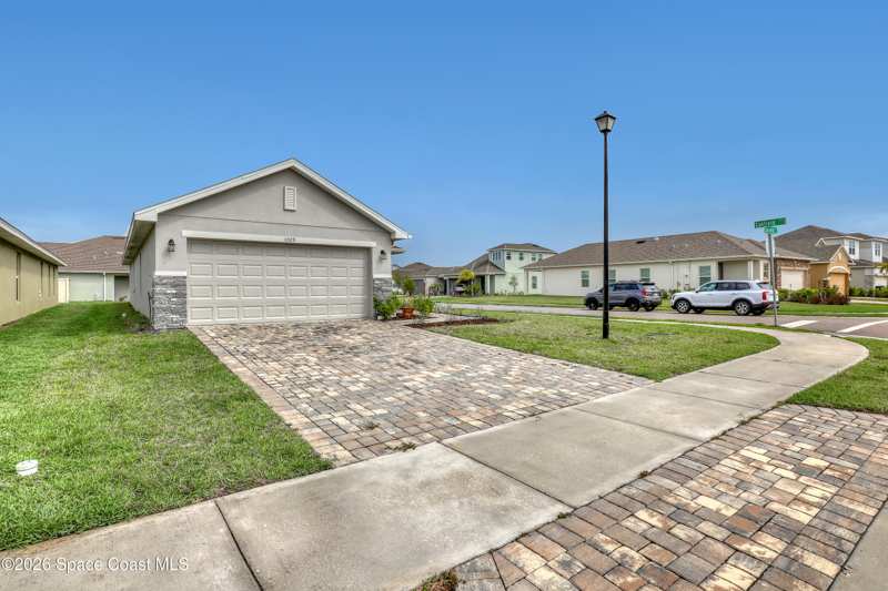 3 bedroom Single Family Residence at 1029 Canfield Circle, Gardens At Waterstone Phase 1, Palm Bay — photo 1