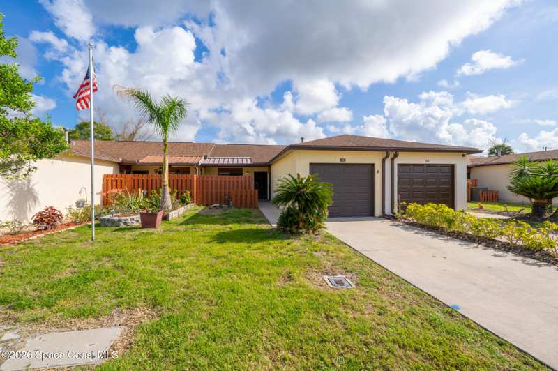 2 bedroom Townhouse at 48 Hepburn Place, Townhomes and Villas of Diana, Merritt Island — photo 1