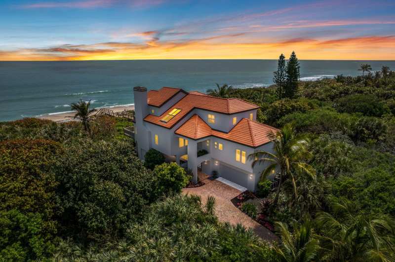 6 bedroom Single Family Residence at 9315 S Highway A1a, Melbourne Beach, Melbourne Beach — photo 1