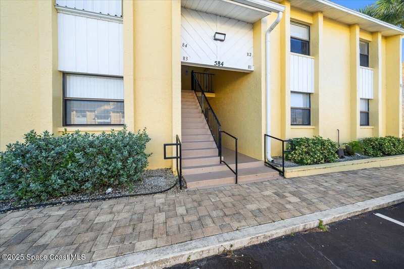 2 bedroom Condominium at 584 N Wickham Road #82, Westwood Condo, Melbourne — photo 1