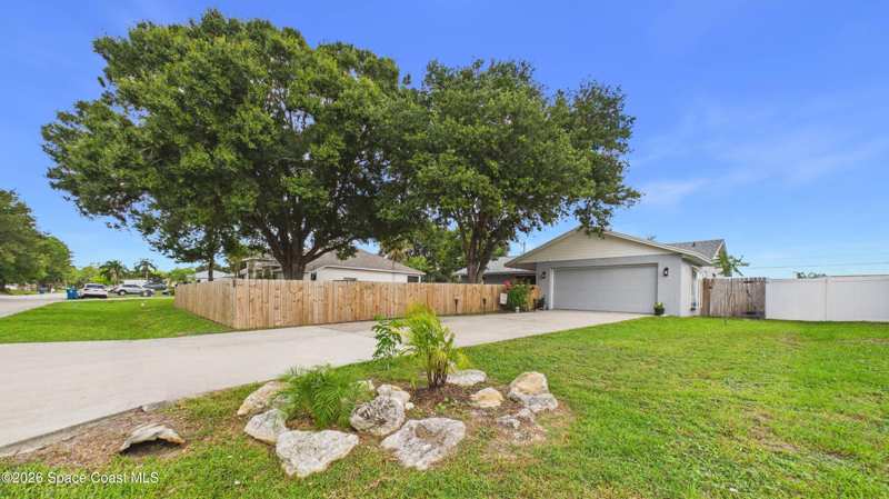 3 bedroom Single Family Residence at 667 Antigua Street, Port Malabar Country Club Unit 7, Palm Bay — photo 1