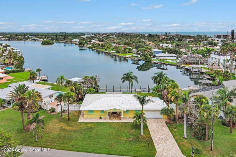 3 bedroom Single Family Residence at 1540 Bay Shore Drive, Snug Harbor Estates Tract B Sec 5, Cocoa Beach — photo 1