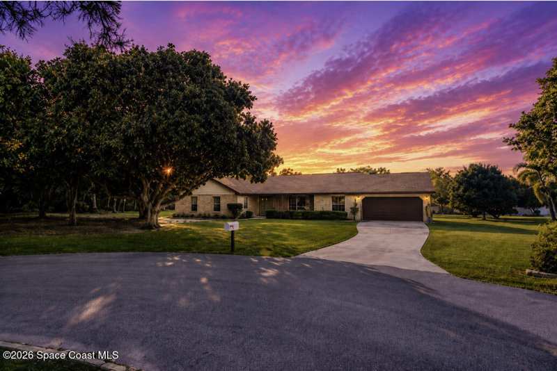 4 bedroom Single Family Residence at 4245 Hillview Circle, Hilltop Manor, Merritt Island — photo 1