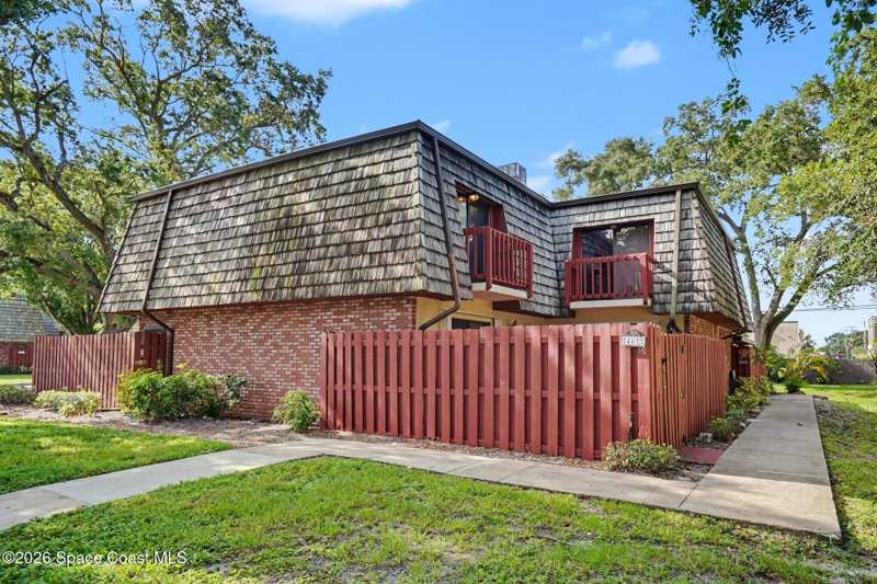 2 bedroom Condominium at 40 Piney Branch Way #D, Chateau in the Pines, Melbourne — photo 1