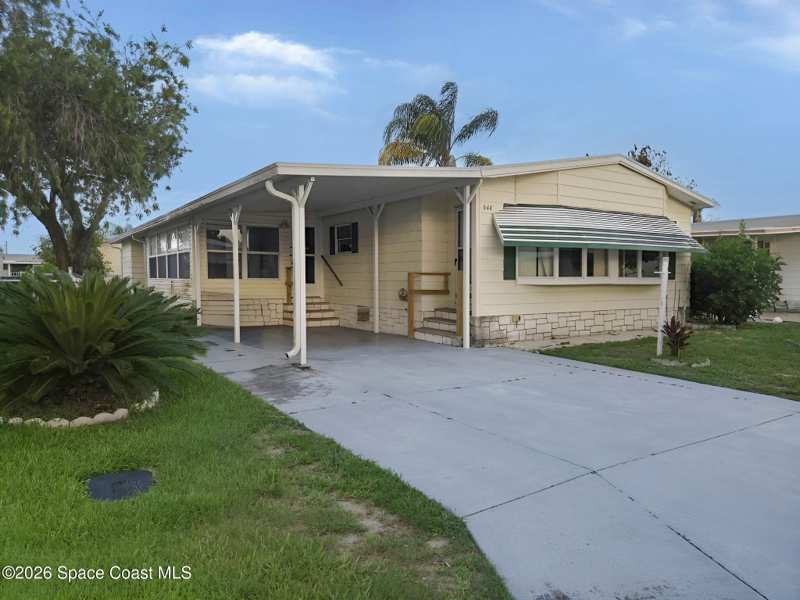 2 bedroom Mobile Home at 644 Wedelia Drive, Barefoot Bay Unit 2 Part 10, Barefoot Bay — photo 1
