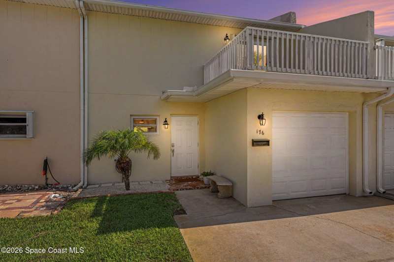 2 bedroom Townhouse at 176 Christine Drive, Berkeley Plaza, Satellite Beach — photo 1
