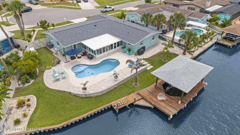 4 bedroom Single Family Residence at 380 Orion Court, Diana Shores Unit No 3, Merritt Island — photo 1