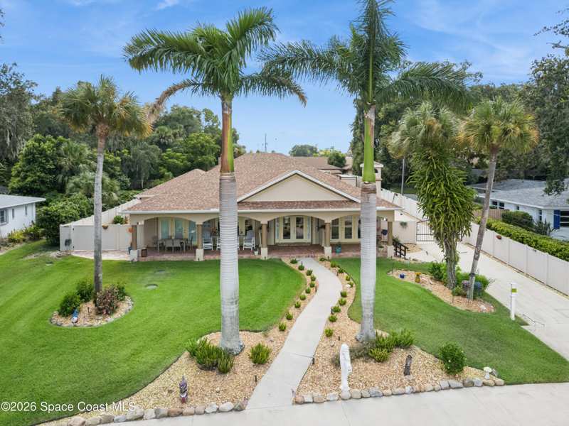 4 bedroom Single Family Residence at 949 N Indian River Drive, Crestview, Cocoa — photo 1
