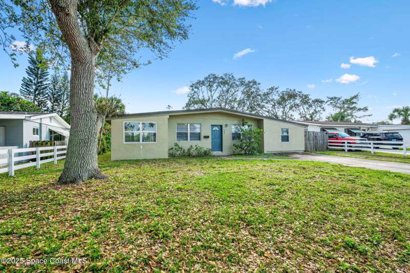 3 bedroom Single Family Residence at 907 Espanola Way, Magnolia Park Replat, Melbourne — photo 1