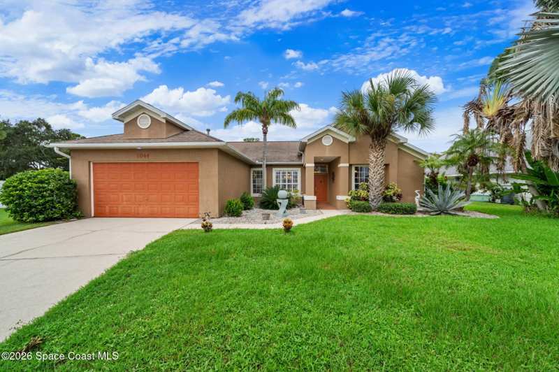 4 bedroom Single Family Residence at 1044 Harbor Pines Drive, Harbor Pines, Merritt Island — photo 1
