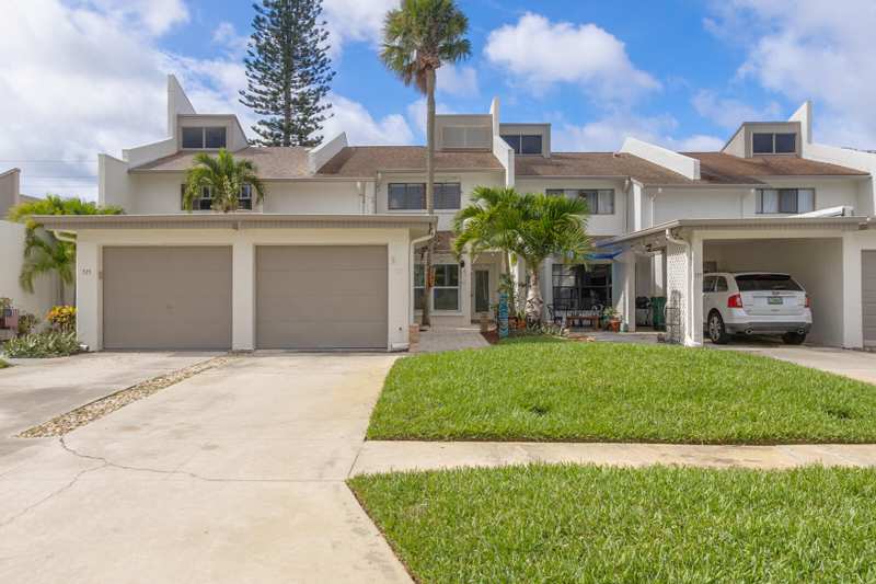 3 bedroom Townhouse at 517 Summerset Court, Lyme Bay Sec 1, Indian Harbour Beach — photo 1
