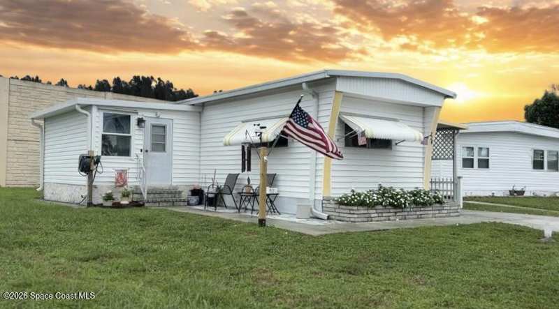 2 bedroom Manufactured Home at 228 Holiday Park Boulevard, Port Malabar Holiday Park Unit 1, Palm Bay — photo 1