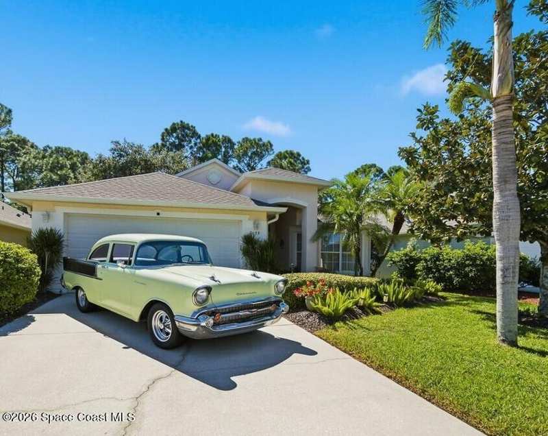 3 bedroom Single Family Residence at 2179 Chinaberry Circle, Fairway Isles at Bayside Lakes Phase 2, Palm Bay — photo 1