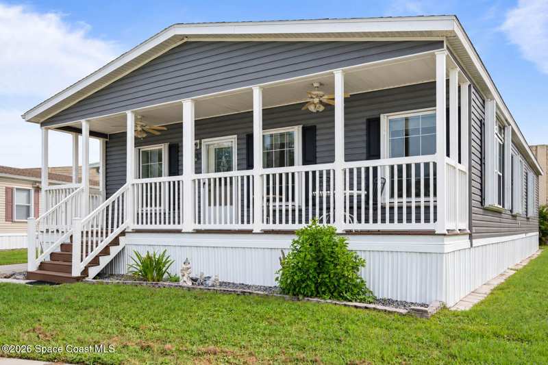 3 bedroom Manufactured Home at 262 Holiday Park Boulevard, Port Malabar Holiday Park Unit 1 1st Replat, Palm Bay — photo 1