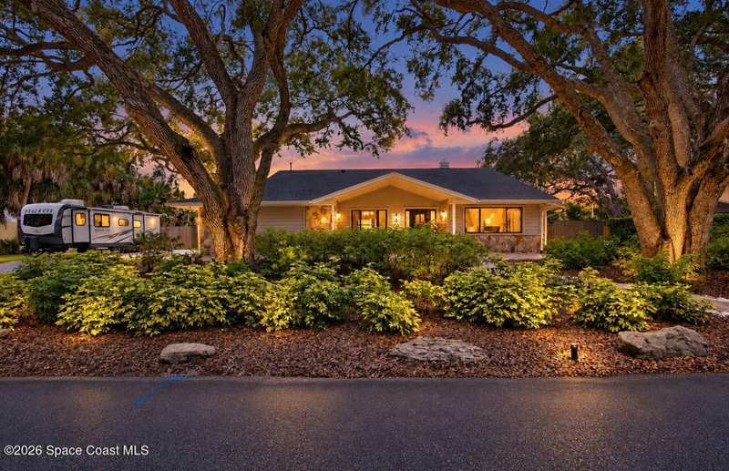 3 bedroom Single Family Residence at 460 Oakwood Court, Oakwood Estates, Merritt Island — photo 1