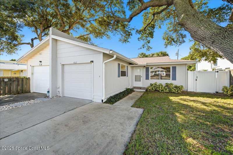 2 bedroom Single Family Residence at 407 Adams Avenue, Avon By The Sea, Cape Canaveral — photo 1