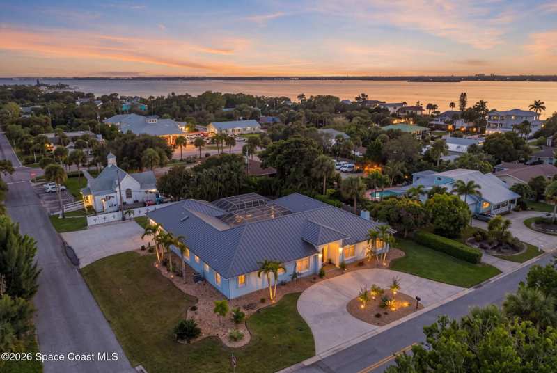 3 bedroom Single Family Residence at 501 Avenue A, Henry Whitings Melbourne Bch, Melbourne Beach — photo 1