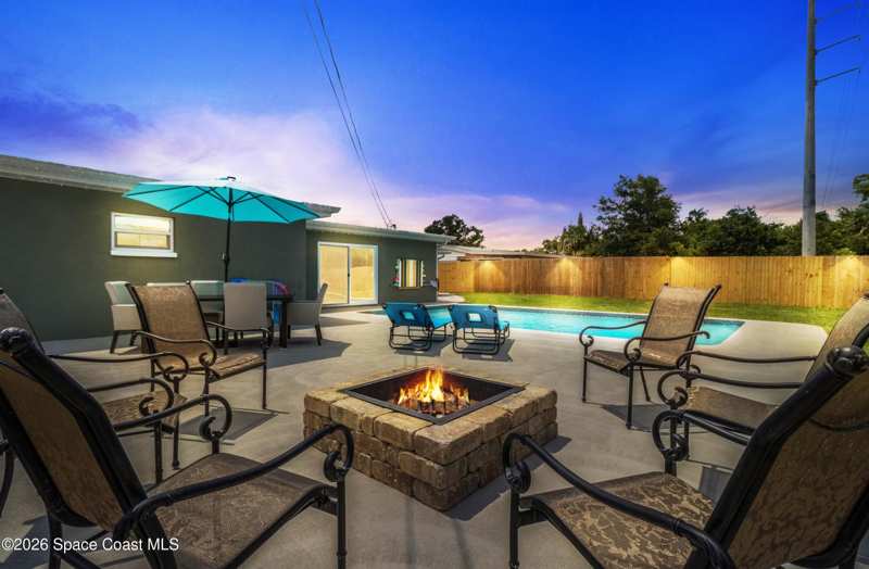5 bedroom Single Family Residence at 4425 Stuart Avenue, Indian River Heights, Titusville — photo 1