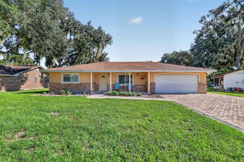 22 E Bay Avenue, home for sale in Yalaha 34797