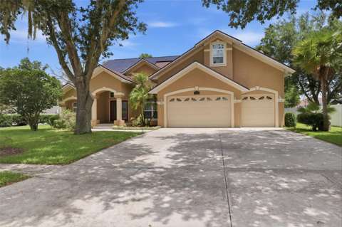 2112 Heritage Crest Drive, home for sale in Valrico 33594