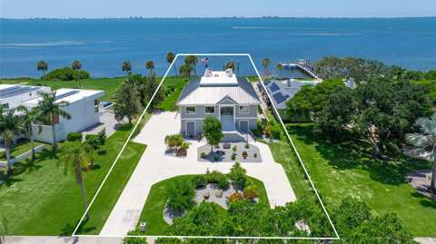 7418 Westmoreland Drive, 4-bedroom for sale in Sarasota