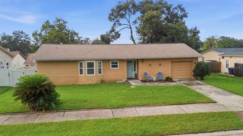 670 Kirkland Circle, pool for sale in Dunedin