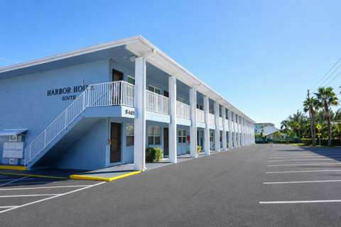 8465 W Gulf Boulevard #52, pool for sale in Treasure Island