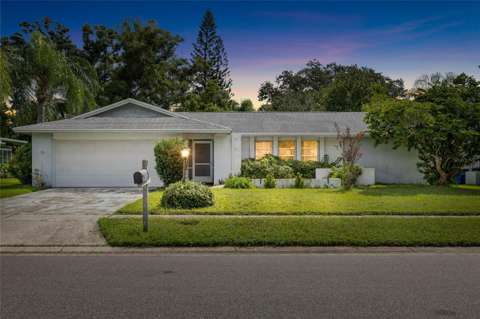 2719 Ashwood Court, pool for sale in Clearwater