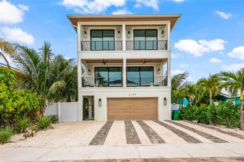 2109 Avenue C, 4-bedroom for sale in Bradenton Beach