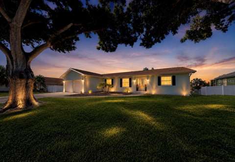 708 Spanish Main Drive, waterfront for sale in Apollo Beach