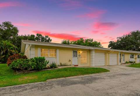 852 Oxford Court, golf community for sale in Dunedin