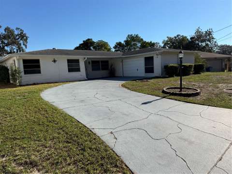 7400 Hiawatha Parkway, starter home for sale in Spring Hill