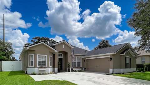 1748 Brookstone Way, gated community for sale in Plant City