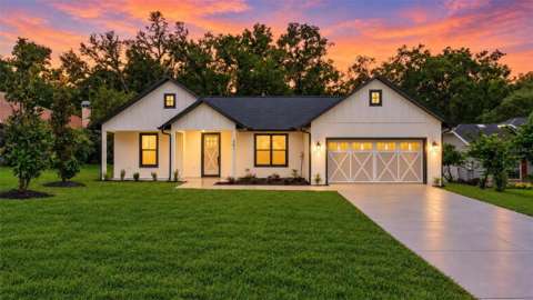 381 Carriage Lane, home for sale in Lady Lake 32159