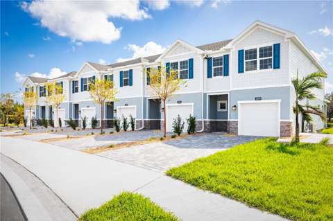 12571 Amber Creek Circle, $300k–$500k for sale in Lakewood Ranch