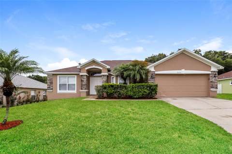 8375 Greystone Drive, home for sale in Lakeland 33810