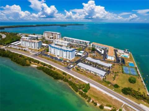 7 Island Park Place #204, golf community for sale in Dunedin