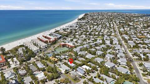 5803 De Palmas Avenue, golf community for sale in Holmes Beach