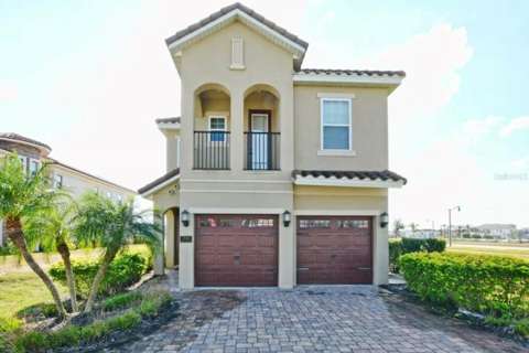 7824 Loxahatchee Court, home for sale in Kissimmee 34747