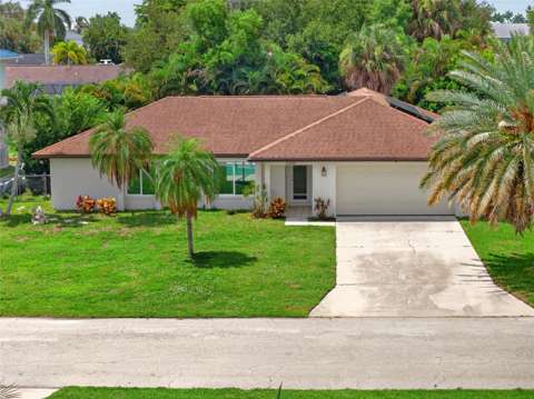 6049 Perthshire Lane, pool for sale in Fort Myers