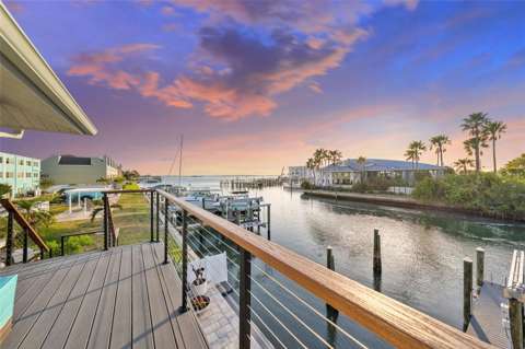439 Causeway Boulevard, pool for sale in Dunedin