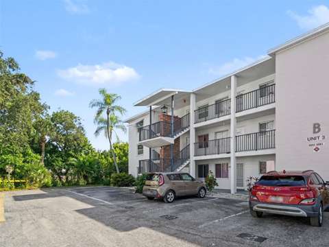 5855 Palm Lane #B21, starter home for sale in Bradenton