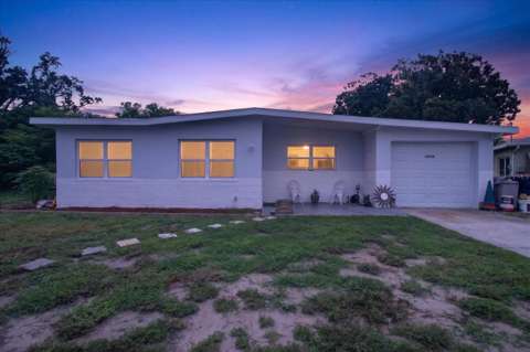 10538 Agate Court, pool for sale in Port Richey