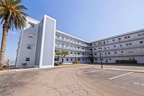 5555 Gulf Boulevard #312, pool for sale in St. Petersburg