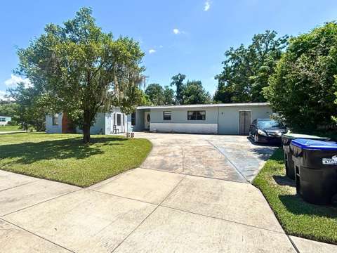 6233 Oakcrest Circle, home for sale in Orlando 32808