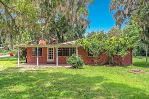 1880 Cr 422, home for sale in Lake Panasoffkee 33538