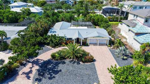 602 Buttonwood Drive, pool for sale in Longboat Key
