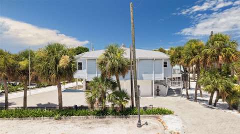 6000 N Beach Road, 4-bedroom for sale in Englewood